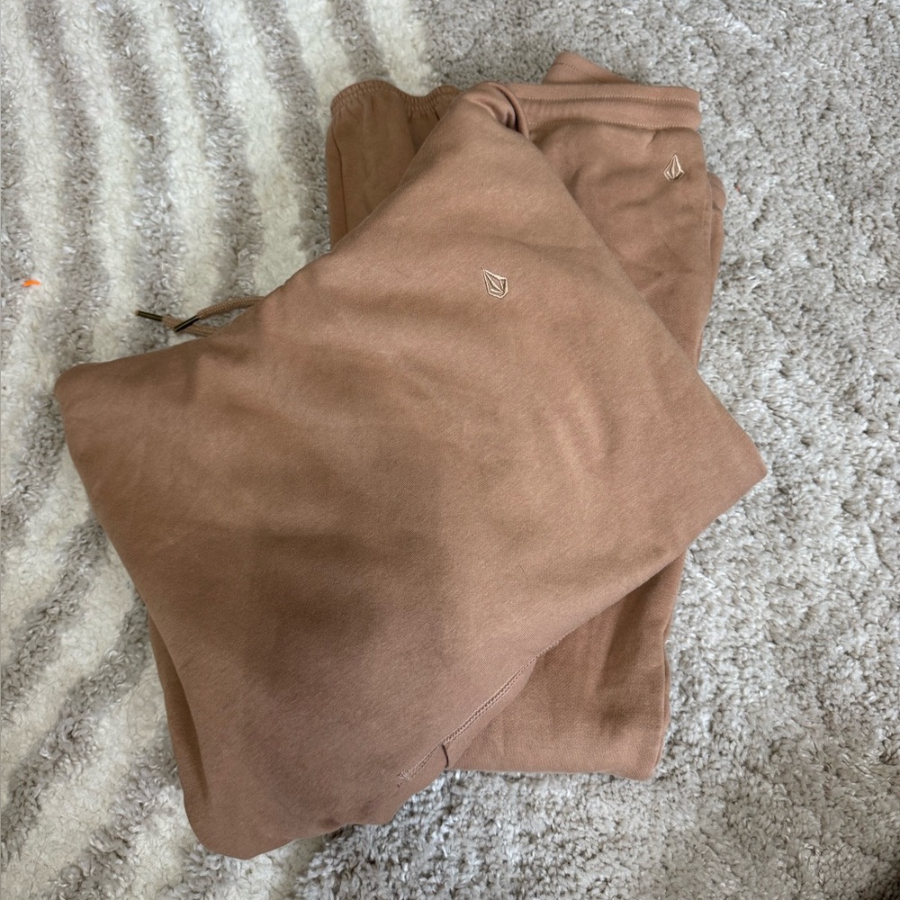 Volcom Brown Sweatshirt and Pants Set